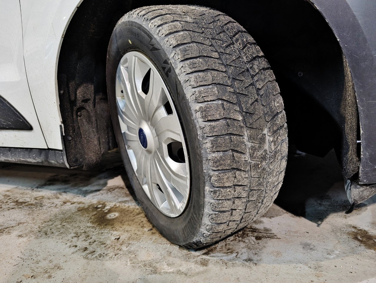 Used 2020 Ford Transit Connect XL image 44