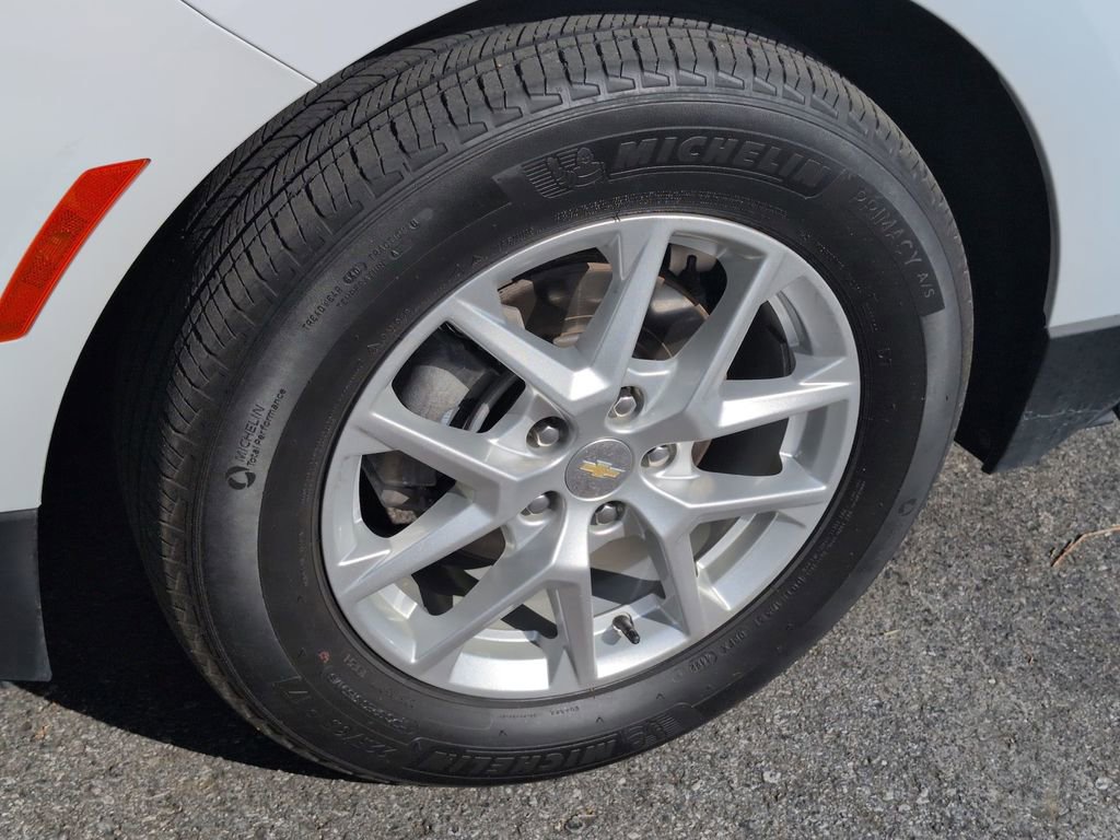 Used 2023 Chevrolet Equinox LS w/ LS Convenience Package FWD image 11