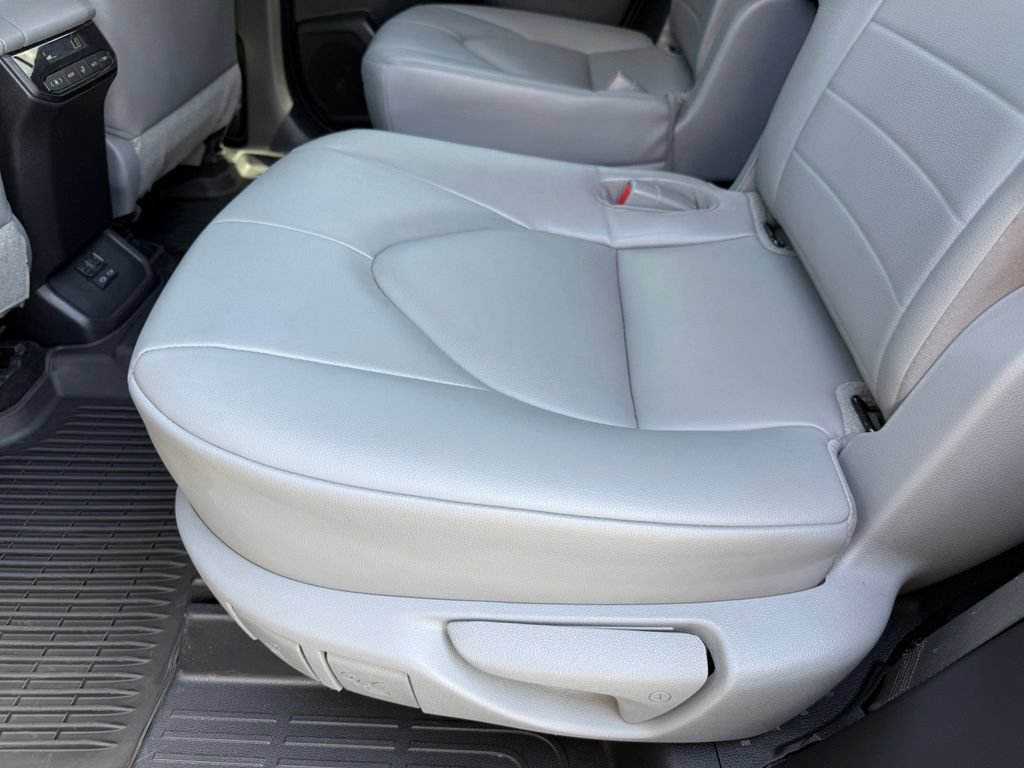 Used 2022 Toyota Highlander XLE AWD/4WD image 33