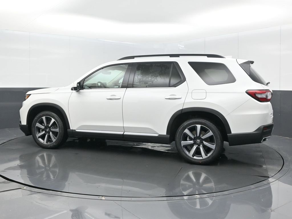 New 2025 Honda Pilot Touring image 13