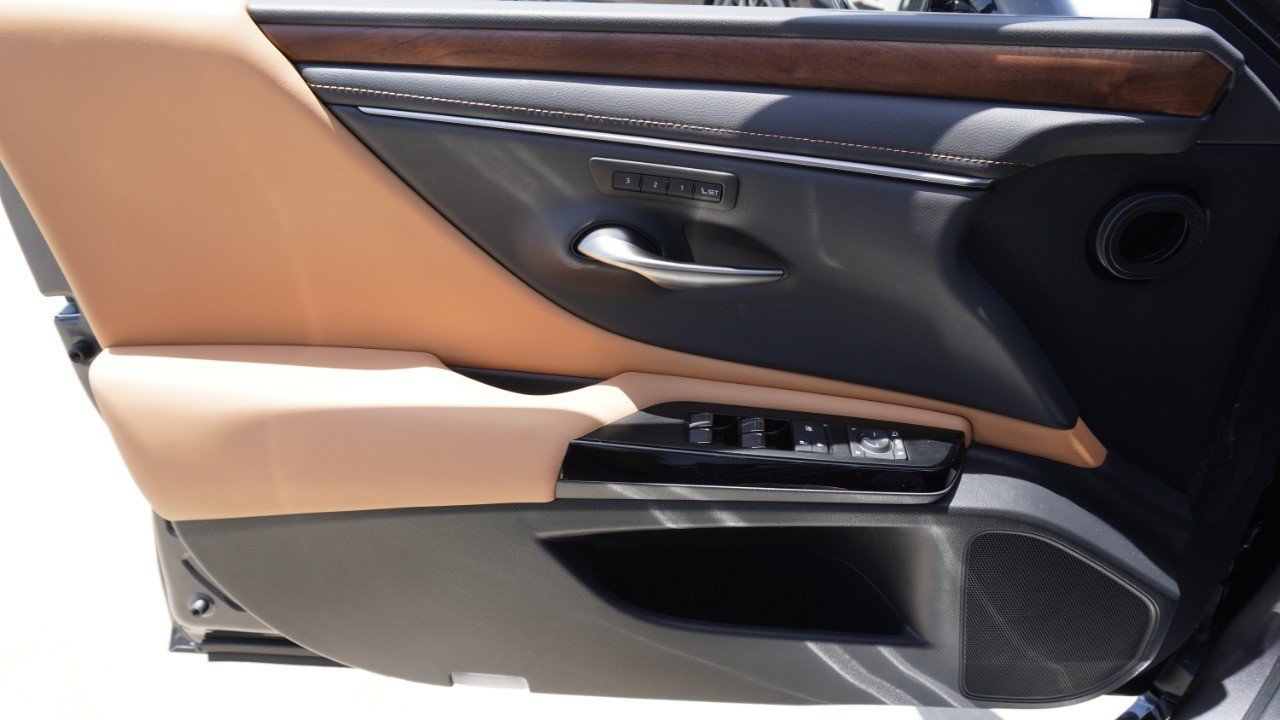 Certified 2024 Lexus ES 350 w/ Premium Package FWD image 21