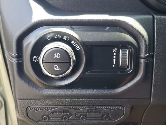 Used 2025 Jeep Gladiator Sport AWD/4WD image 22