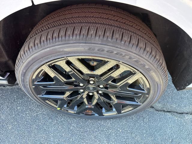 New 2026 Ford Expedition Platinum w/ Stealth Performance Package AWD/4WD image 14