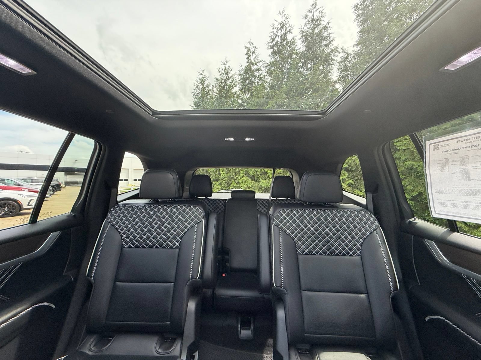Used 2025 GMC Acadia Denali AWD/4WD image 3