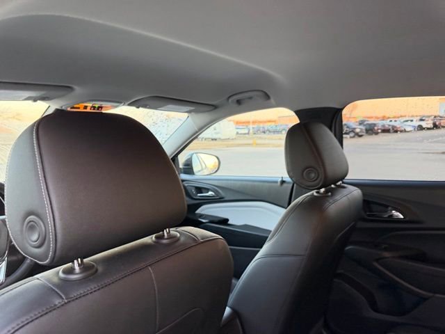 Used 2025 Chevrolet Trax LT w/ LT Convenience Package image 17