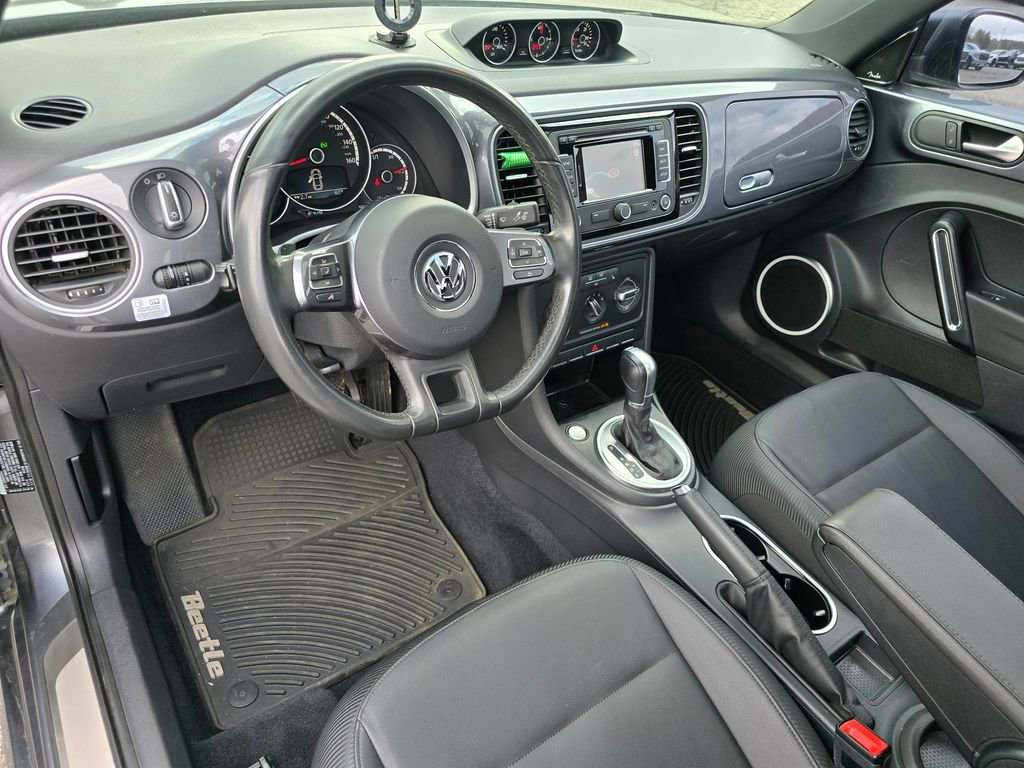 Used 2015 Volkswagen Beetle TDI image 25