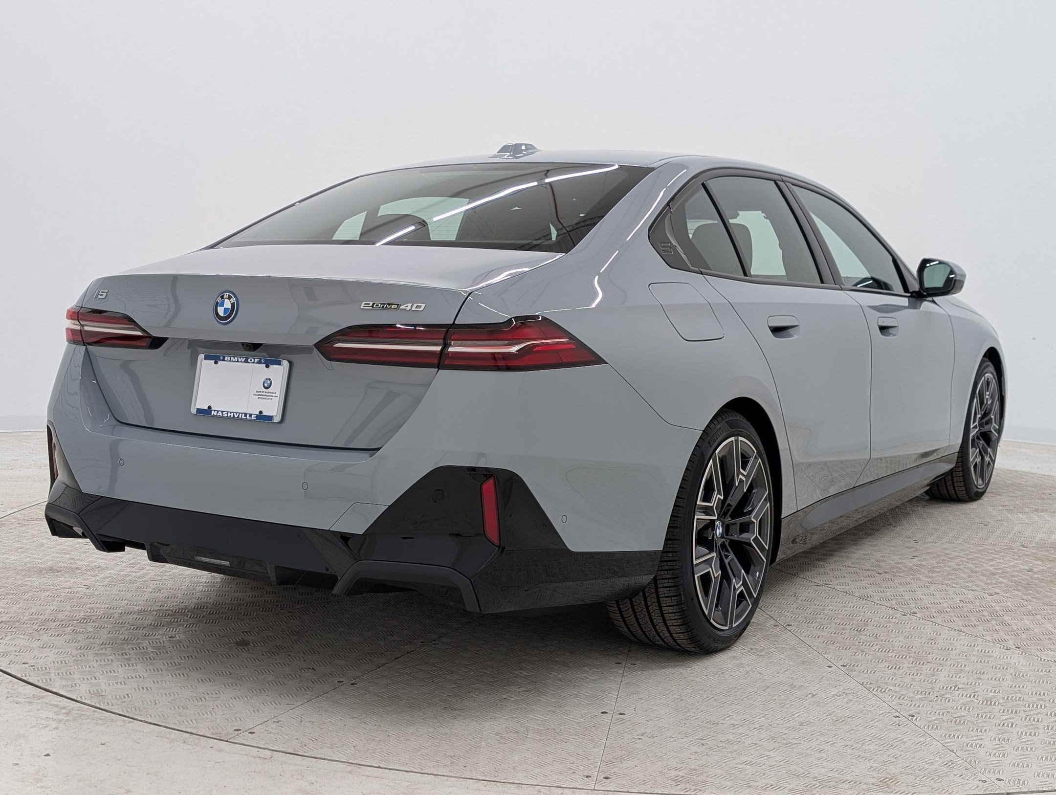 New 2026 BMW i5 eDrive40 w/ M Sport Package RWD image 9