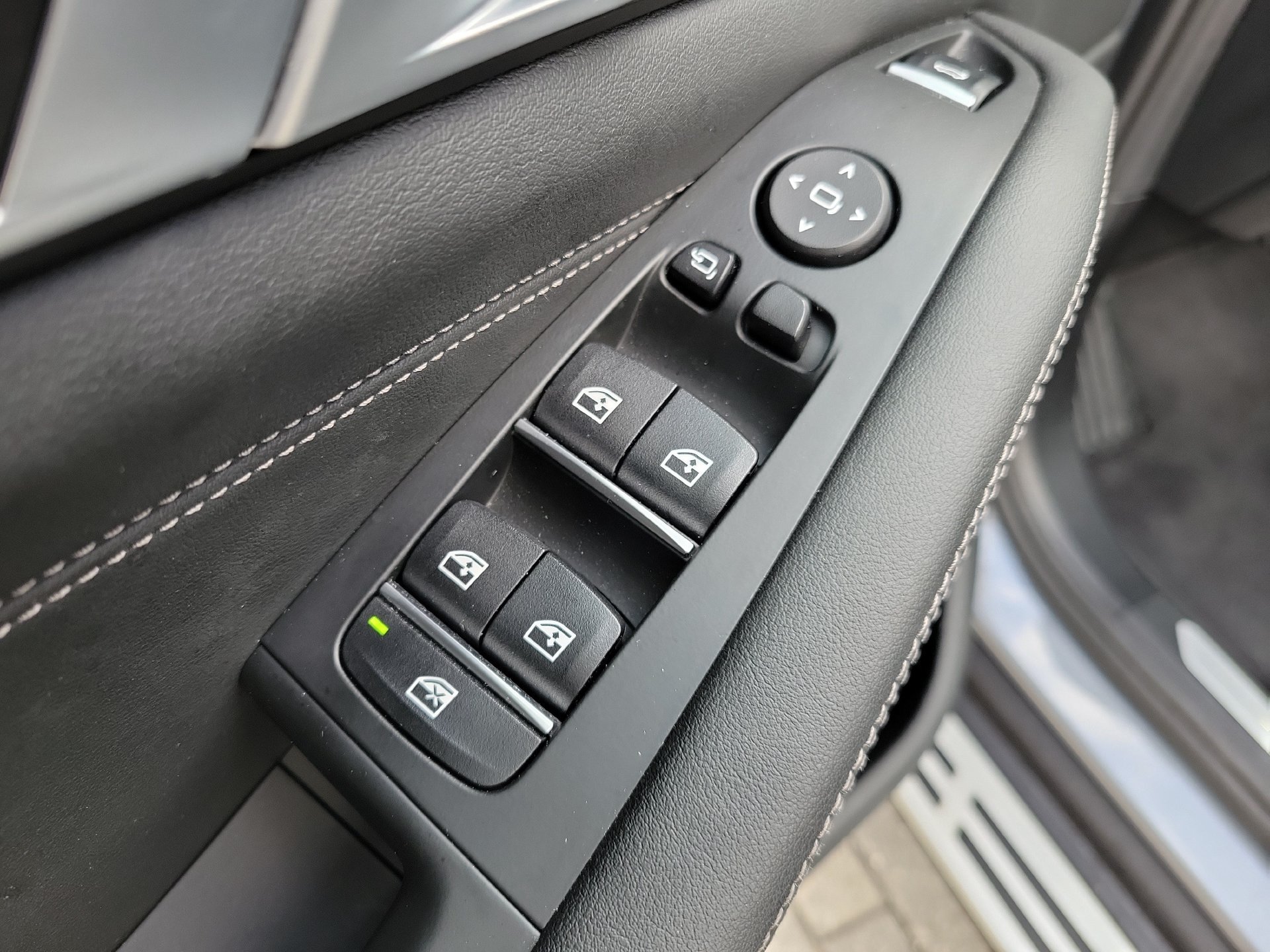 Used 2025 BMW X5 xDrive40i AWD/4WD image 28