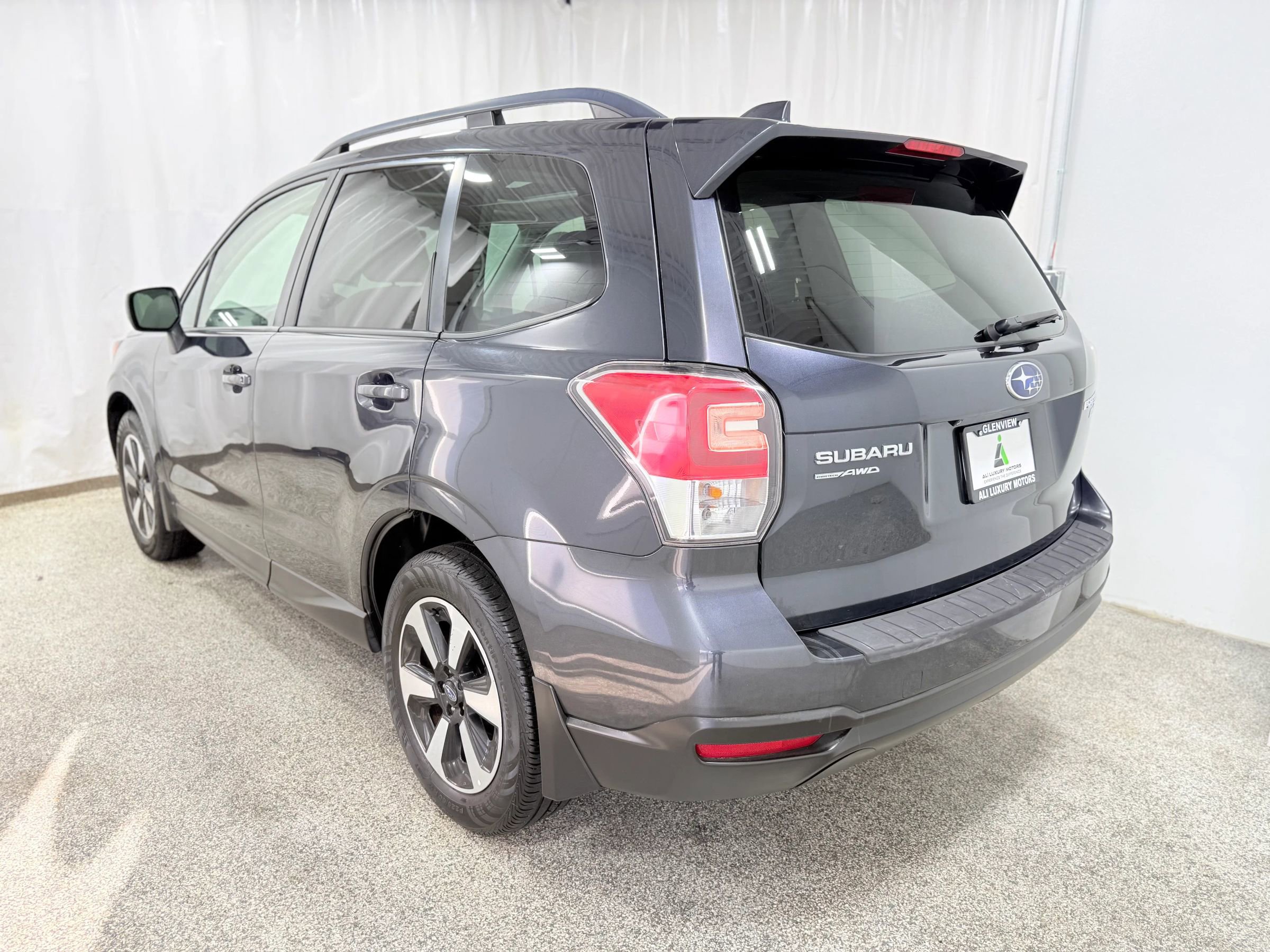 Used 2017 Subaru Forester 2.5i Premium image 6