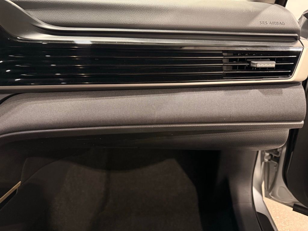 Used 2025 Toyota Camry LE image 27