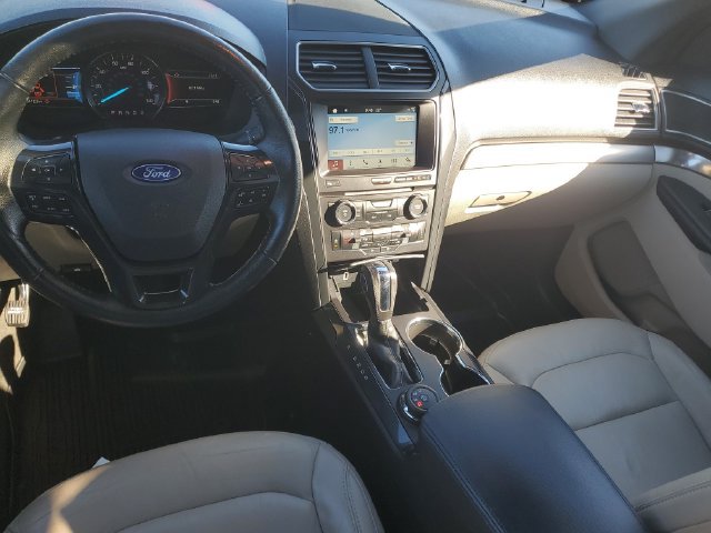Used 2018 Ford Explorer XLT w/ Equipment Group 202A AWD/4WD image 11