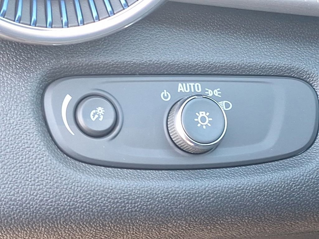 New 2026 Chevrolet Trax LT w/ Driver Confidence Package image 15