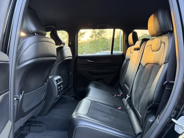 Used 2024 Jeep Grand Cherokee Altitude AWD/4WD image 13