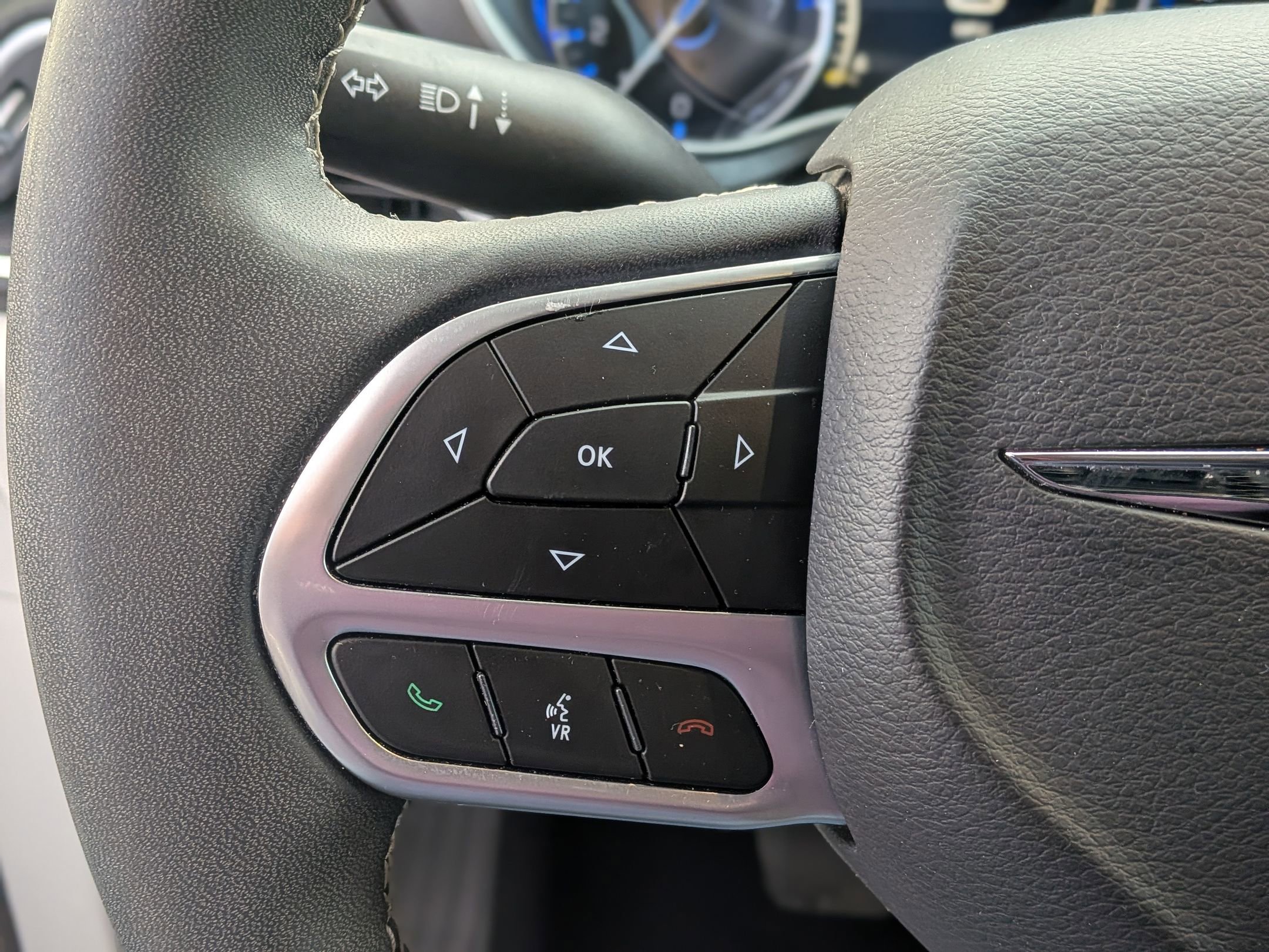 Used 2024 Chrysler Pacifica Touring-L image 21