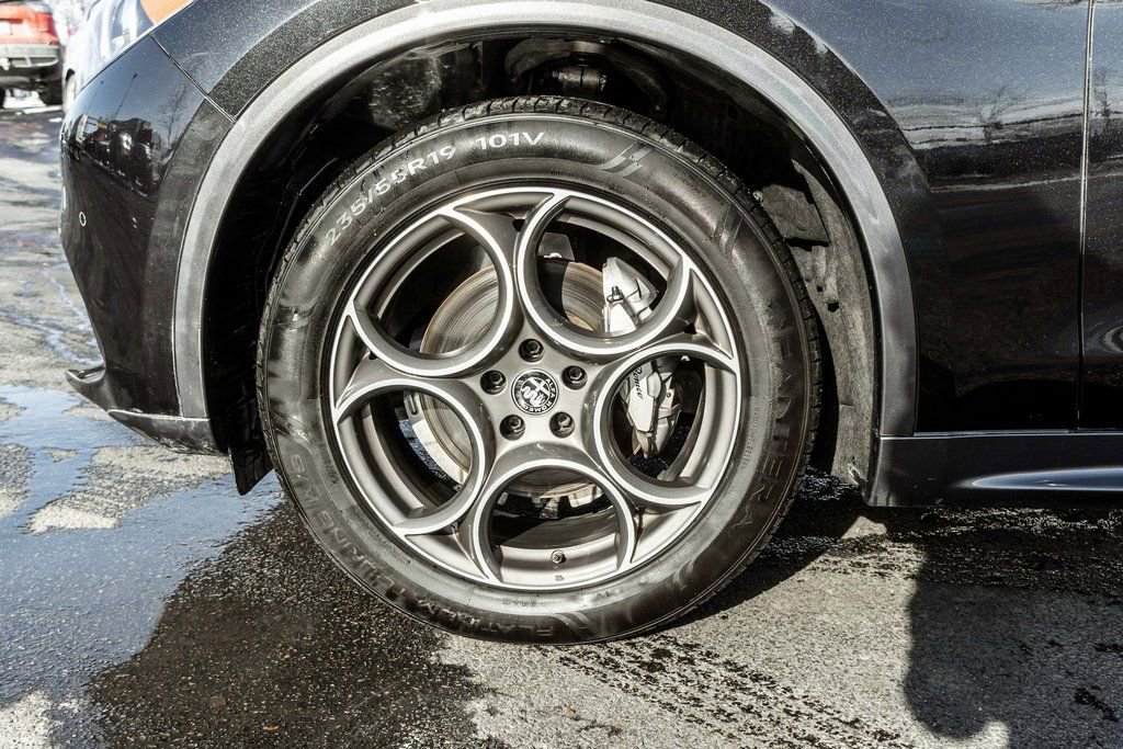 Used 2022 Alfa Romeo Stelvio Ti w/ Active Assist Plus Package image 33