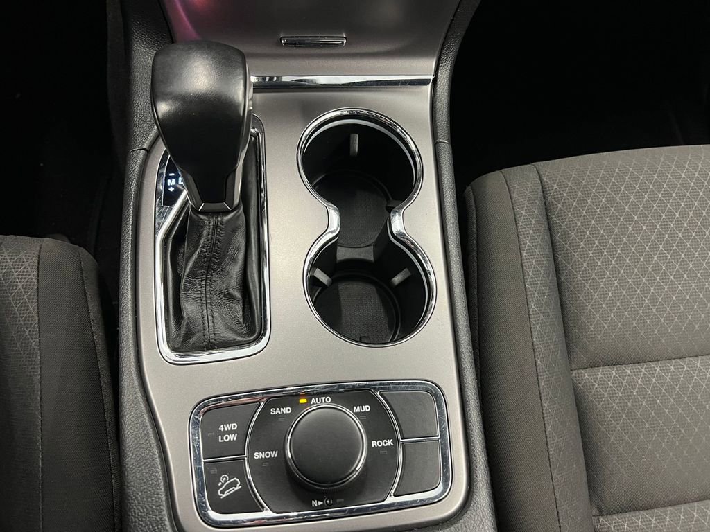 Used 2020 Jeep Grand Cherokee Laredo image 21