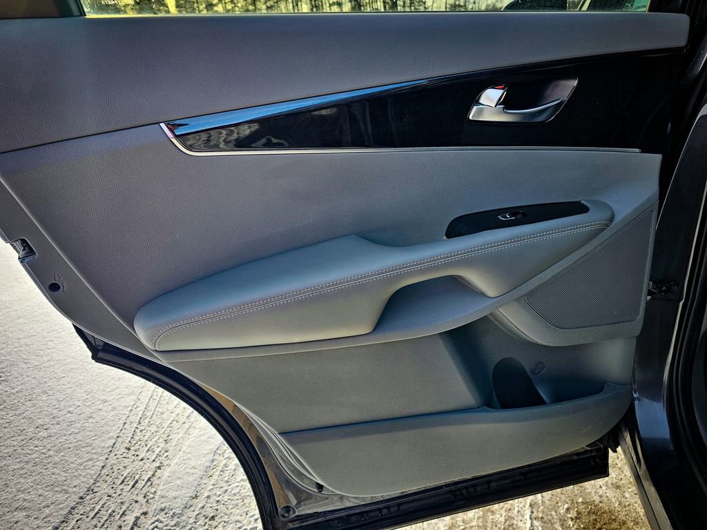 Used 2016 Kia Sorento EX image 29