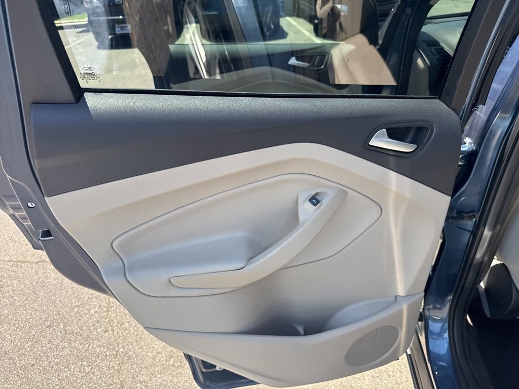 Used 2018 Ford Escape SE w/ SE Sync 3 Package FWD image 46