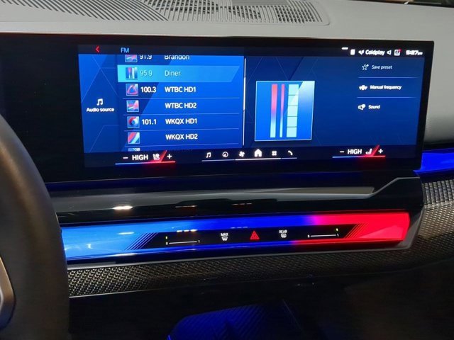 Used 2025 BMW M5 image 11