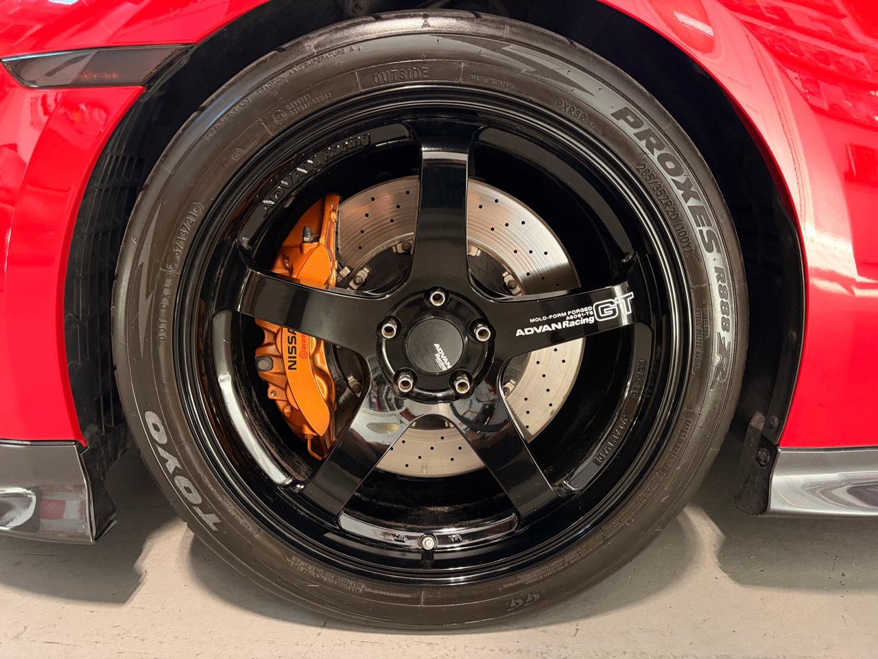 Used 2018 Nissan GT-R Premium AWD/4WD image 12