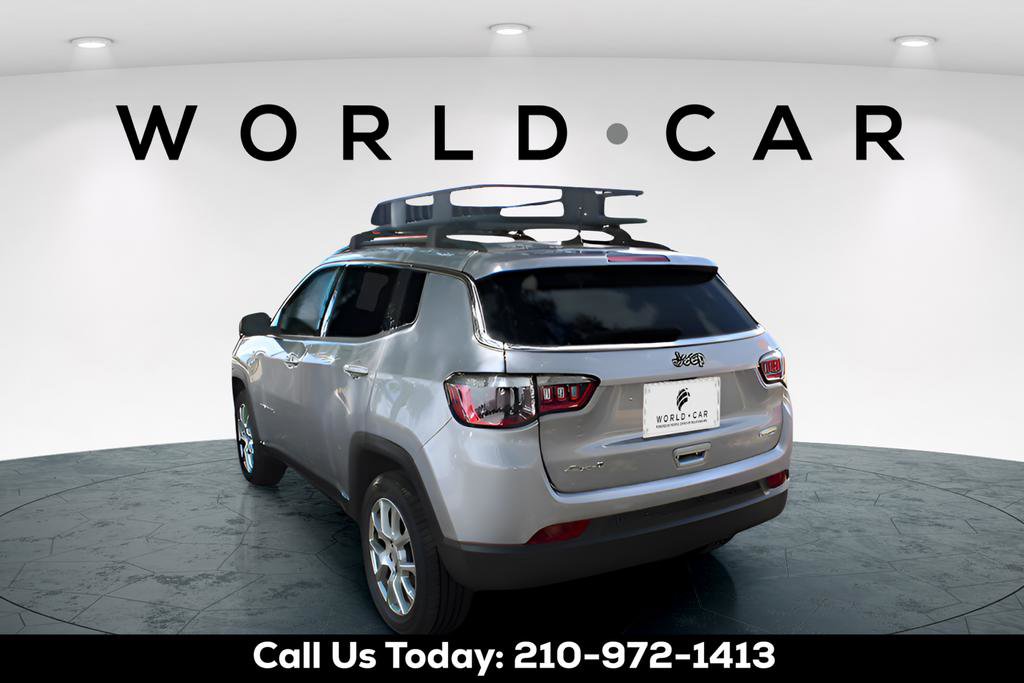 Used 2022 Jeep Compass Latitude image 5