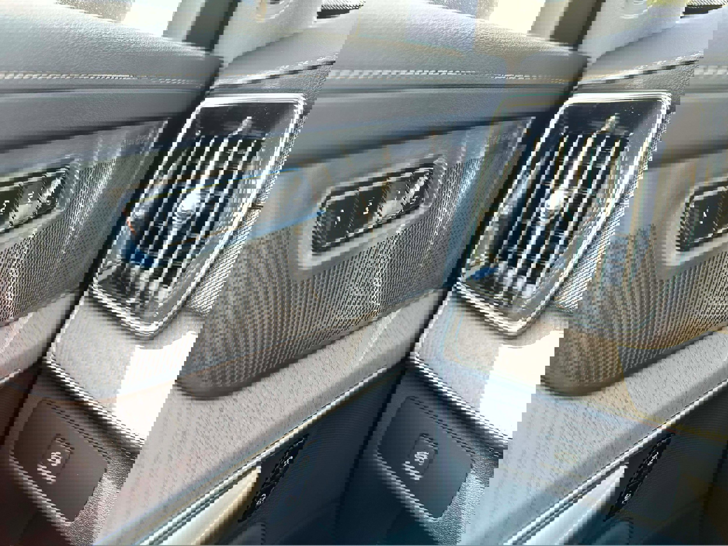 New 2026 Volvo XC90 B6 Ultra w/ Lounge Package image 19
