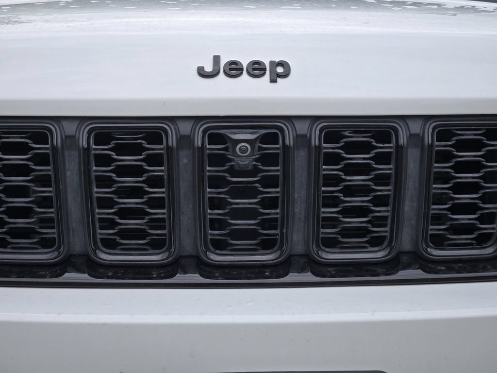 Used 2023 Jeep Grand Cherokee Limited w/ Luxury Tech Group II AWD/4WD image 11