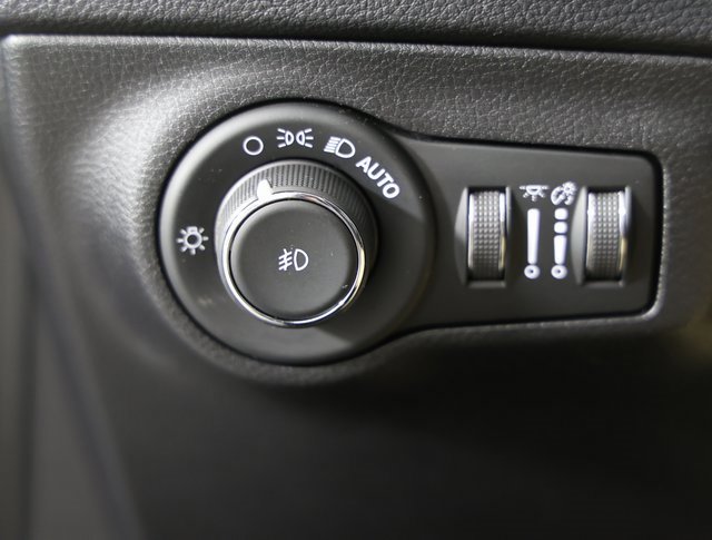 Used 2020 Jeep Compass Latitude image 25