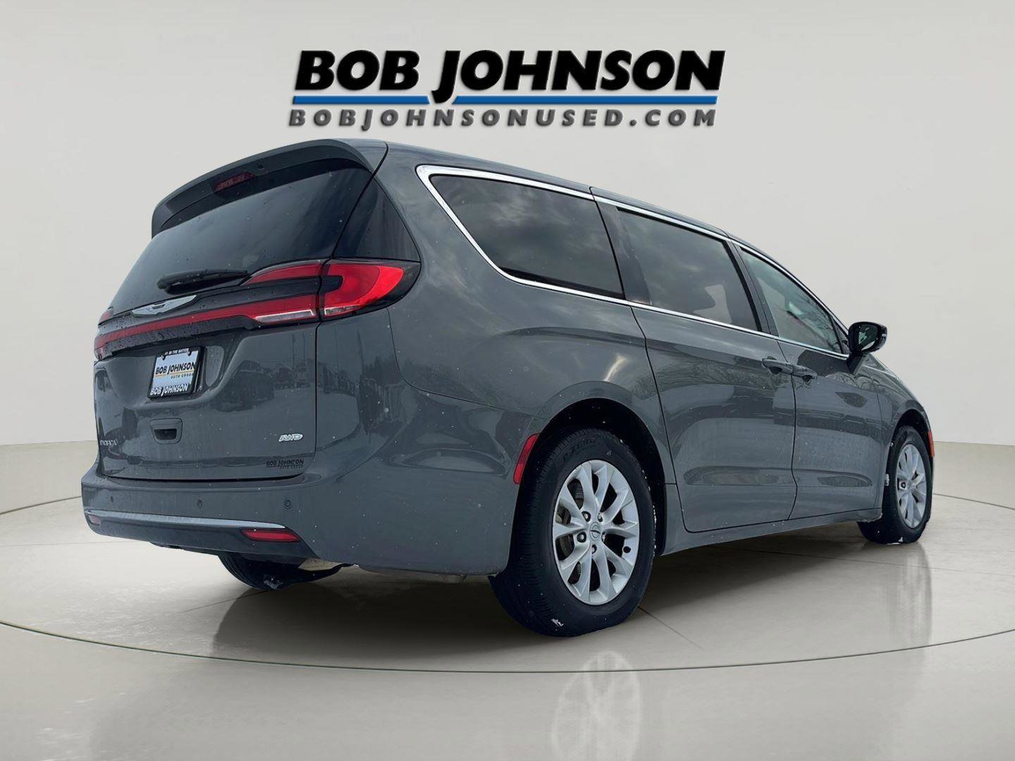 Used 2025 Chrysler Pacifica Select image 7