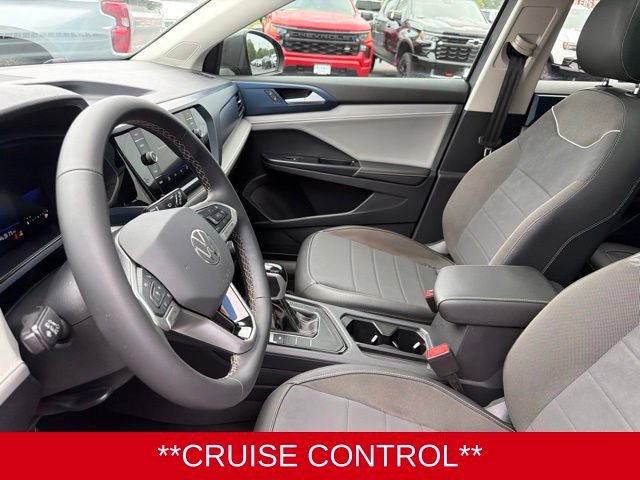 Used 2024 Volkswagen Taos SE FWD image 9