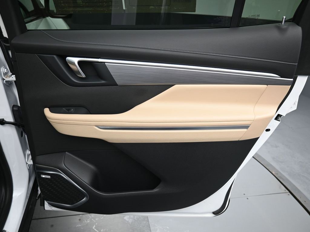 Used 2025 Buick Enclave Preferred w/ Power Package image 36