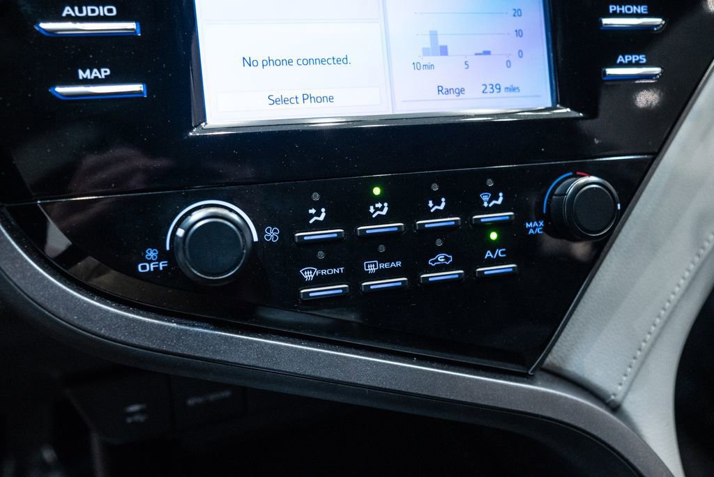 Used 2019 Toyota Camry LE FWD image 25