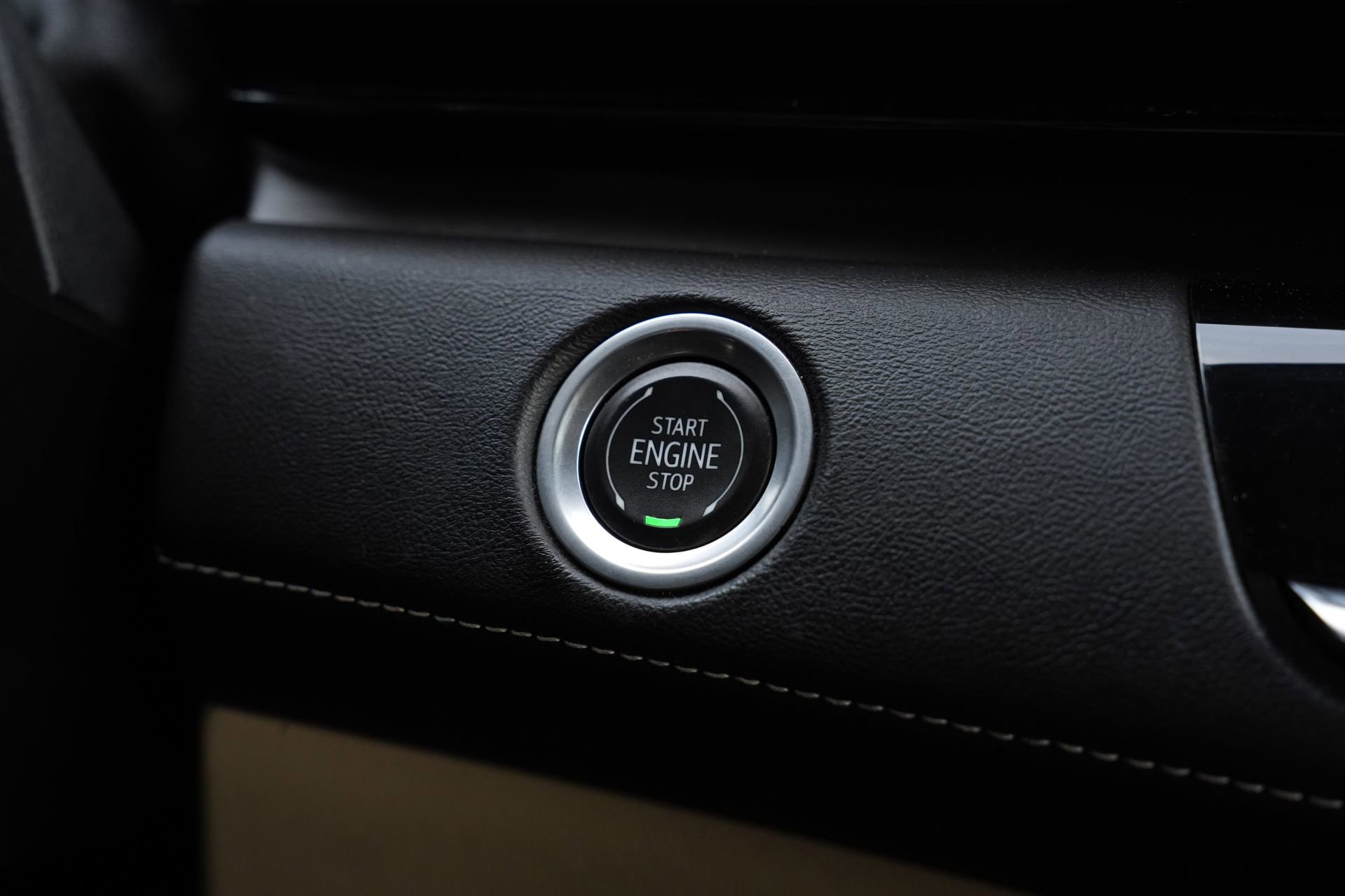 Used 2023 Cadillac Escalade Premium Luxury image 15