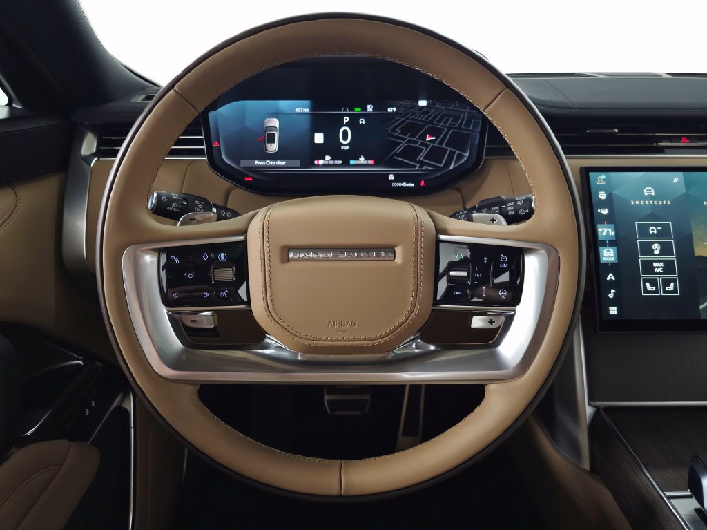 New 2026 Land Rover Range Rover Long Wheelbase SE AWD/4WD image 18