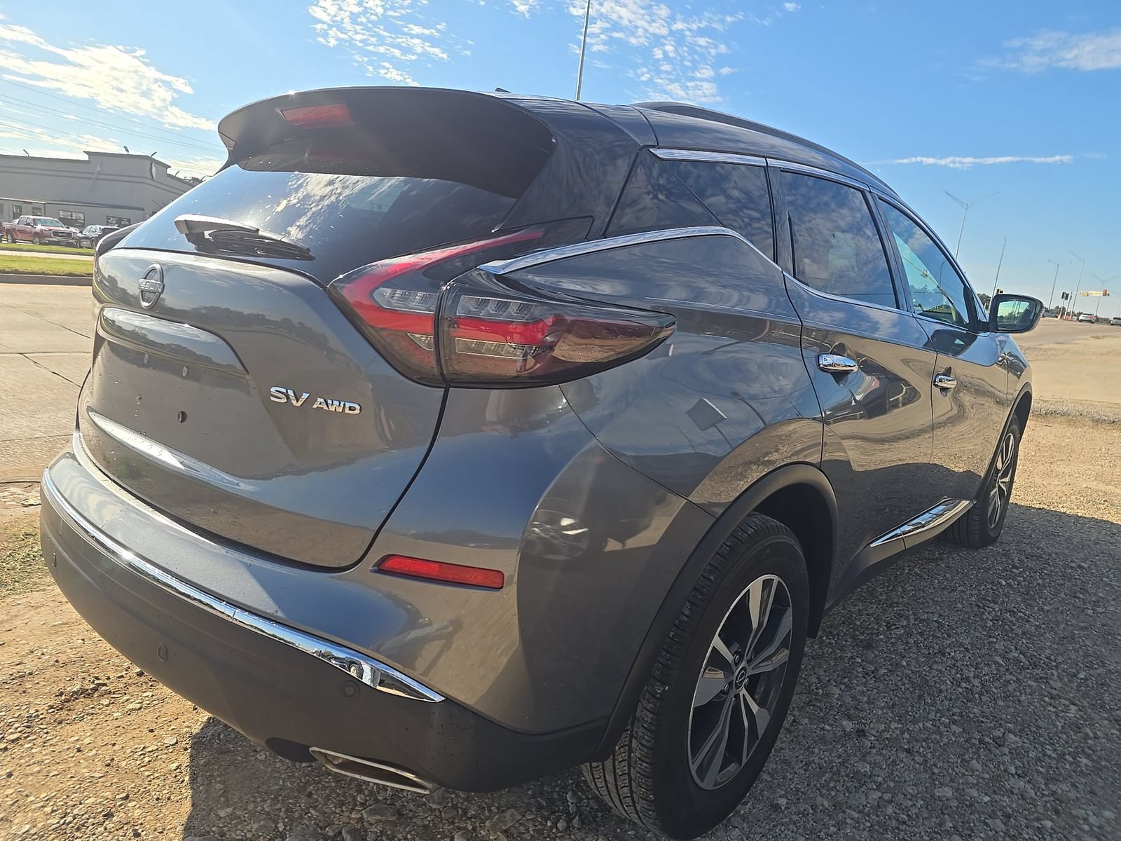 Used 2023 Nissan Murano SV AWD/4WD image 3