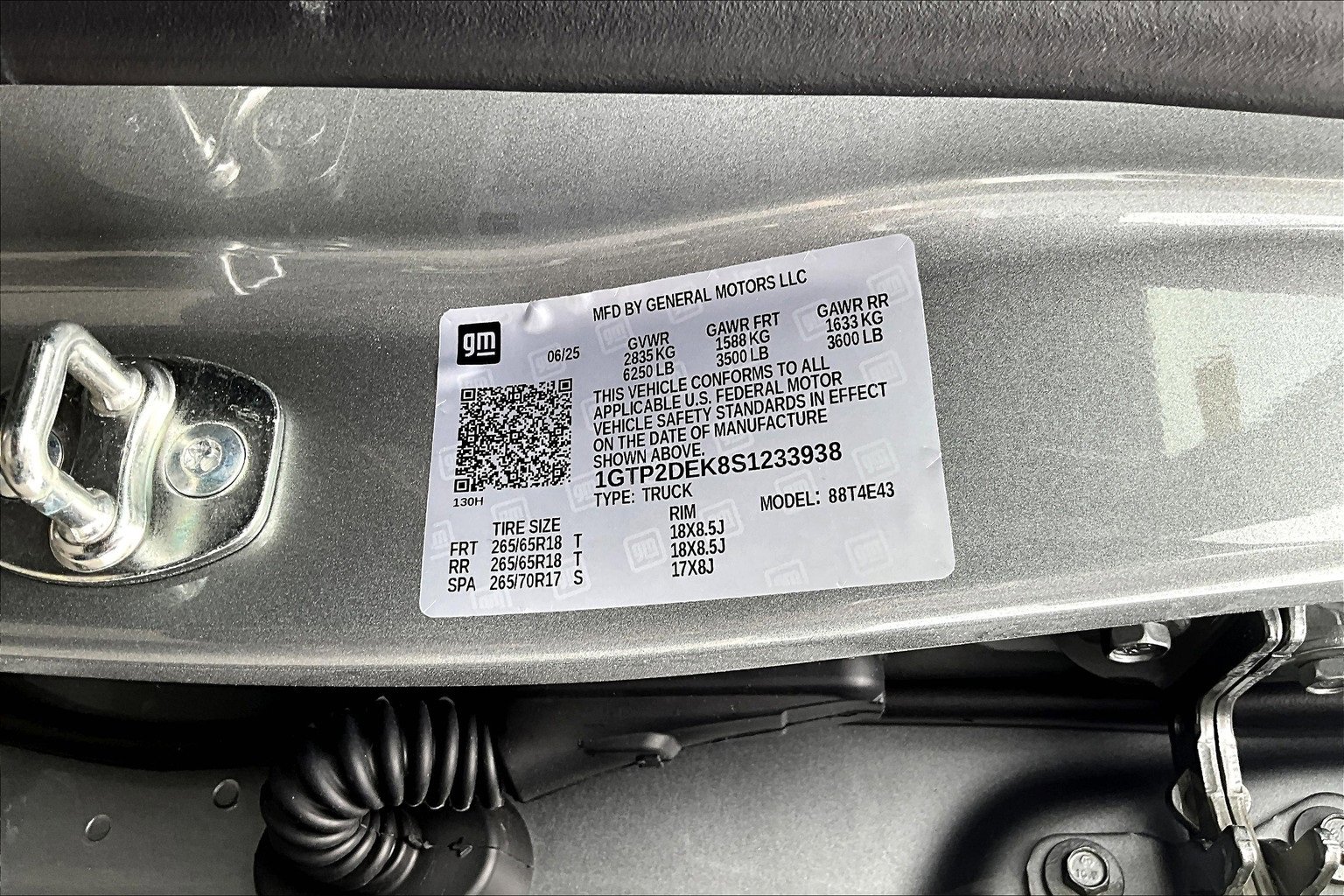 New 2025 GMC Canyon AT4 image 13