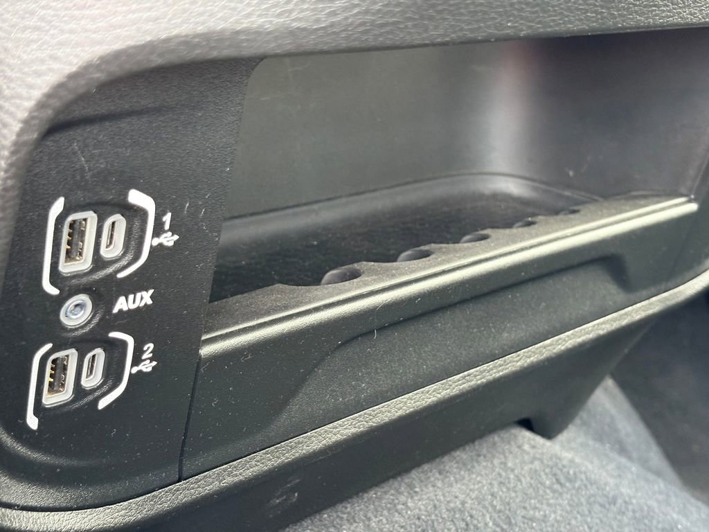 Used 2024 RAM 3500 Big Horn image 28