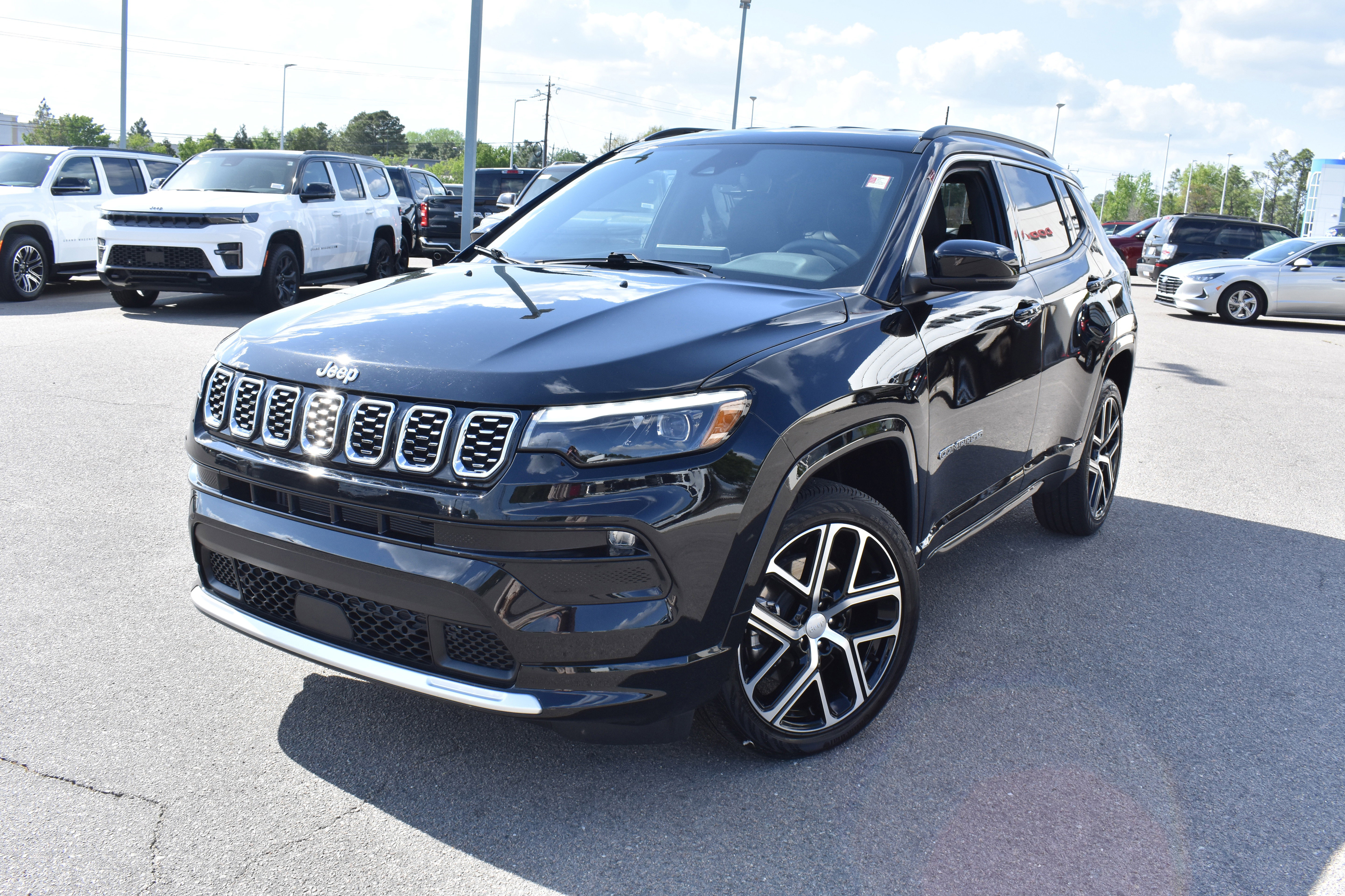 Used 2024 Jeep Compass Limited w/ Elite Group image 5