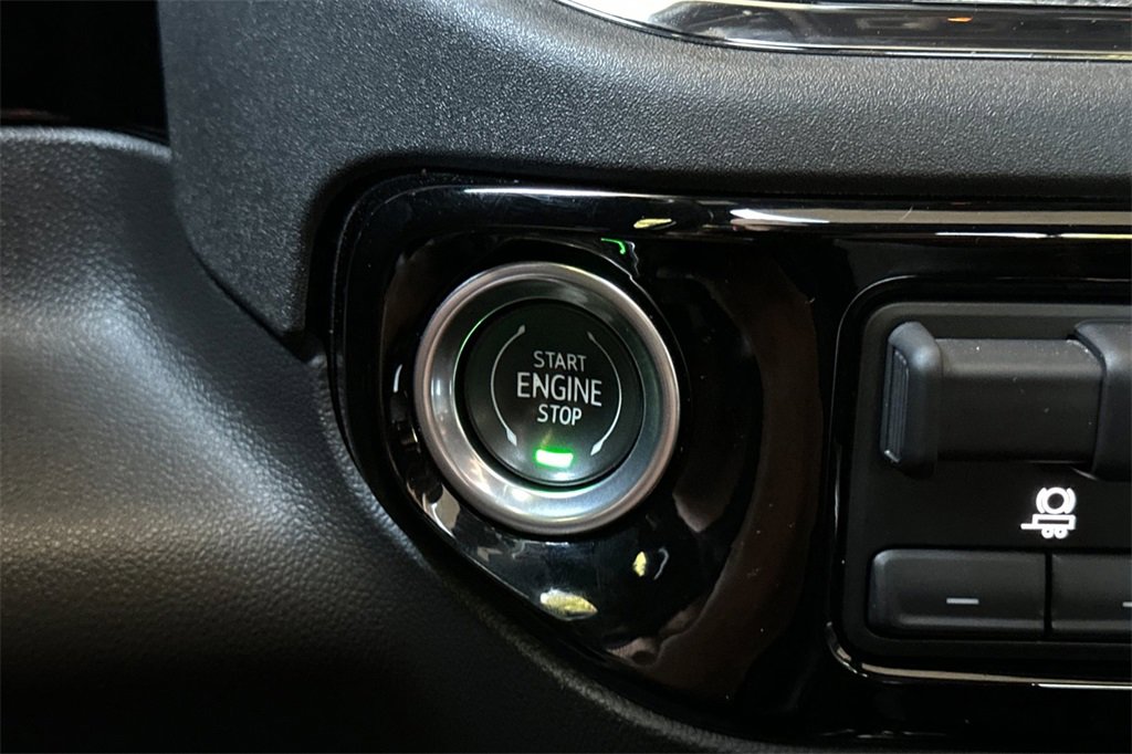 Used 2023 Chevrolet Silverado 1500 ZR2 w/ Technology Package image 23