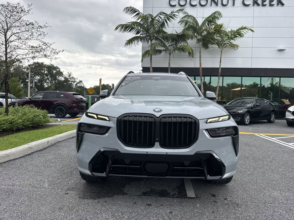 Used 2023 BMW X7 xDrive40i w/ M Sport Package AWD/4WD image 29