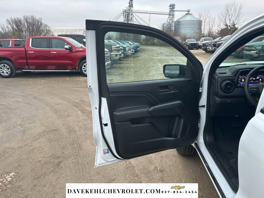 Used 2025 Chevrolet Colorado W/T image 9