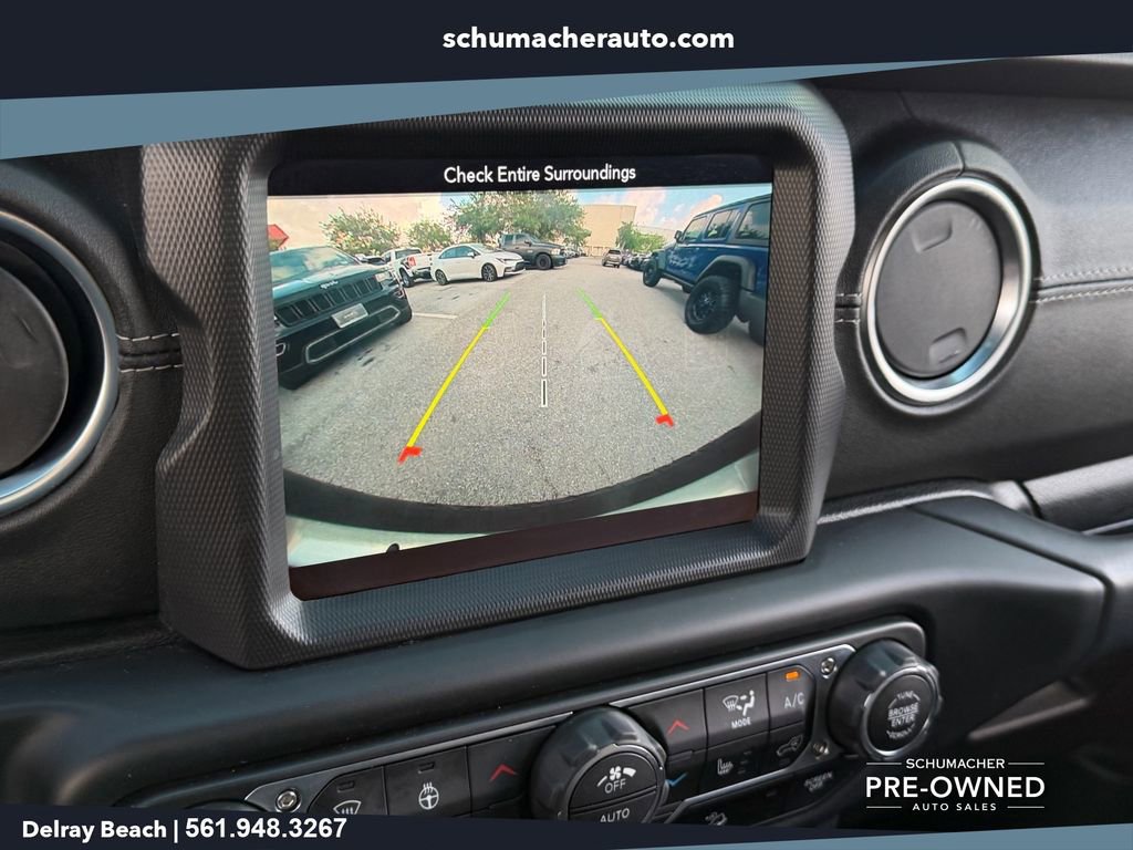 Used 2019 Jeep Wrangler Unlimited Sahara w/ Uconnect 4C Nav & Sound Group AWD/4WD image 20