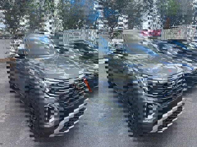 Certified 2025 Volkswagen Atlas Peak Edition SE image 3