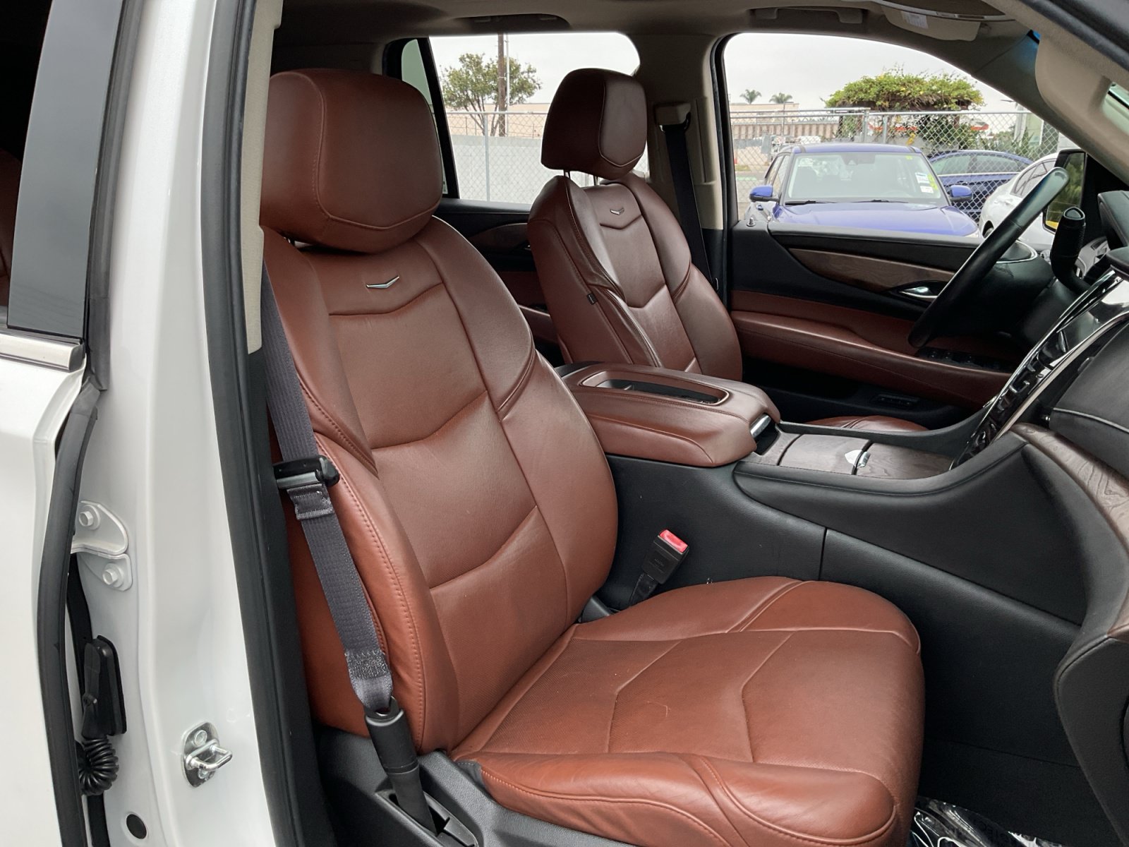 Used 2017 Cadillac Escalade Premium Luxury RWD image 21