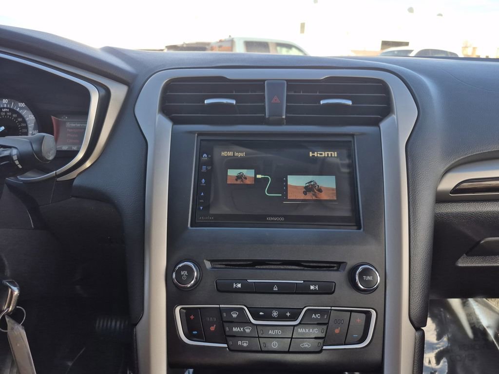 Used 2016 Ford Fusion SE w/ Equipment Group 202A image 9