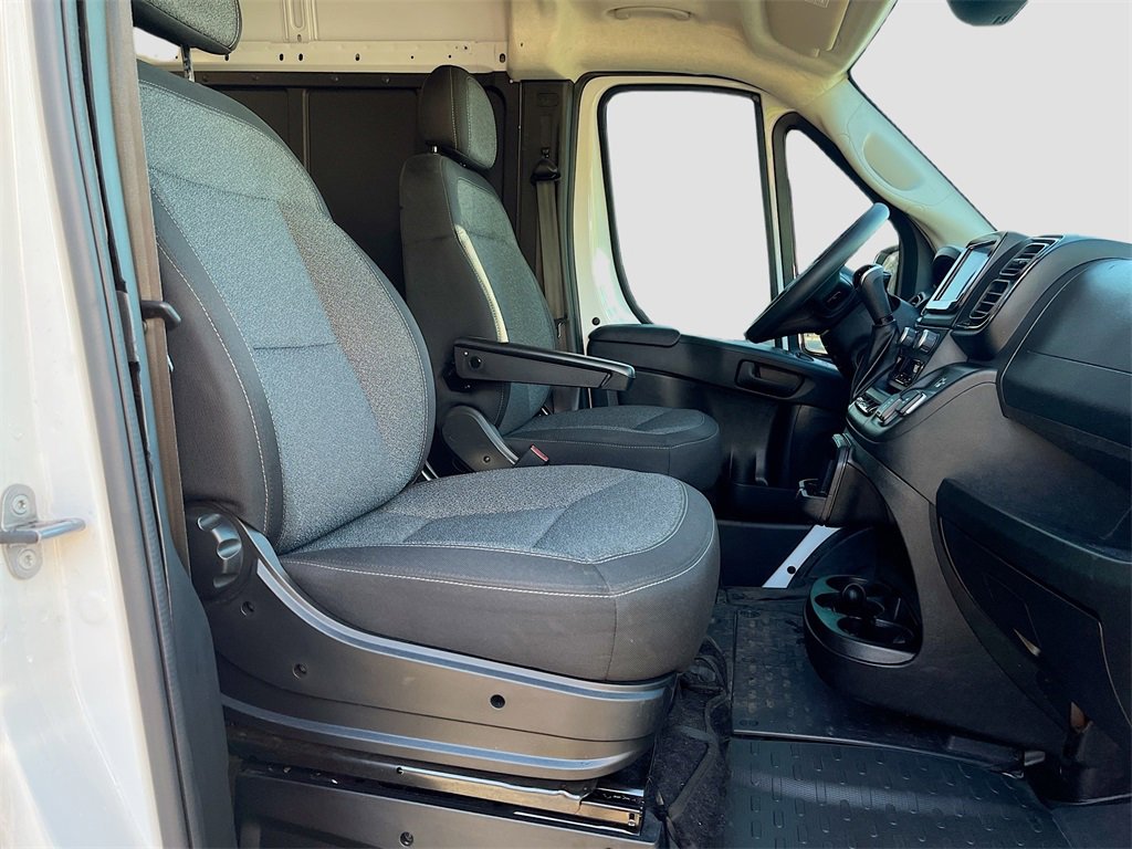 Used 2025 RAM ProMaster 2500 w/ Convenience Group image 25