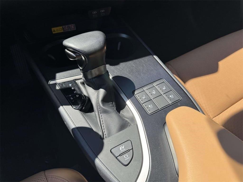 Used 2023 Lexus UX 250h AWD w/ Premium Package image 32