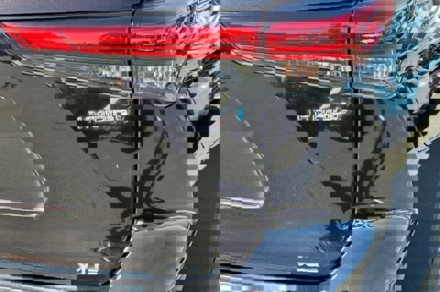 Used 2022 Toyota Highlander XLE AWD/4WD image 33