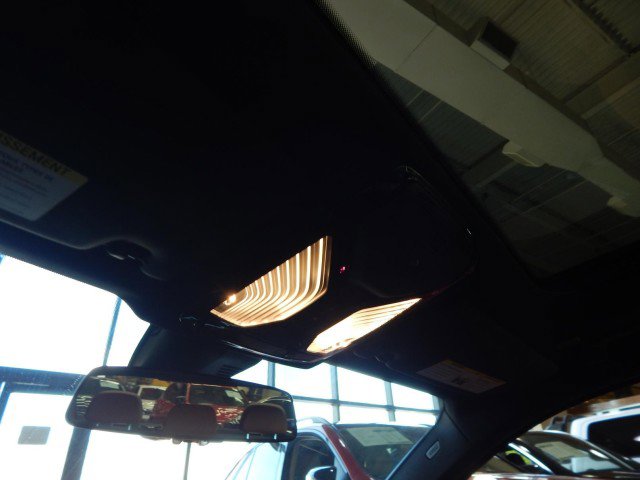 Used 2023 BMW 330i xDrive Sedan w/ M Sport Package image 33