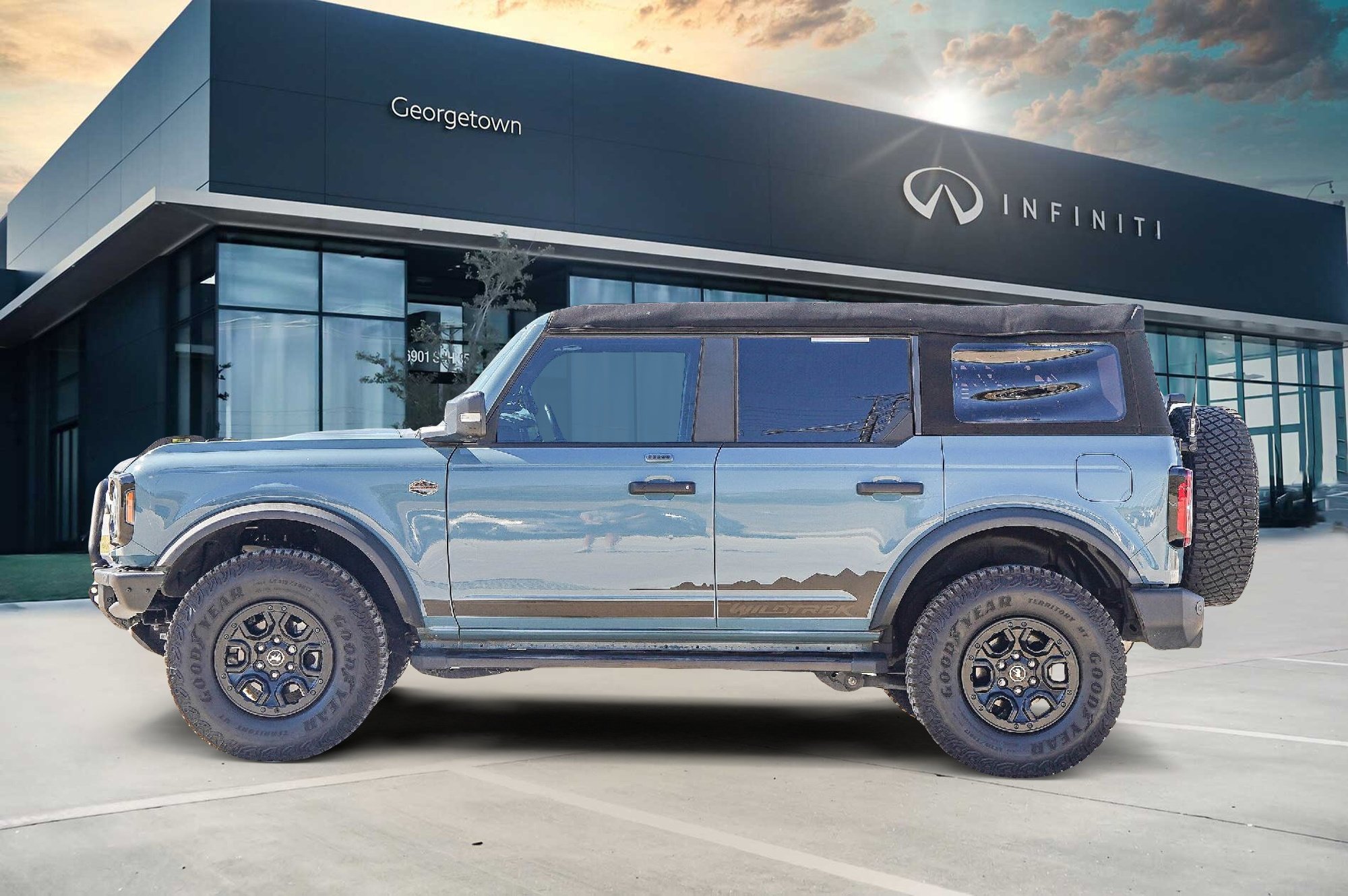 Used 2023 Ford Bronco Wildtrak image 7